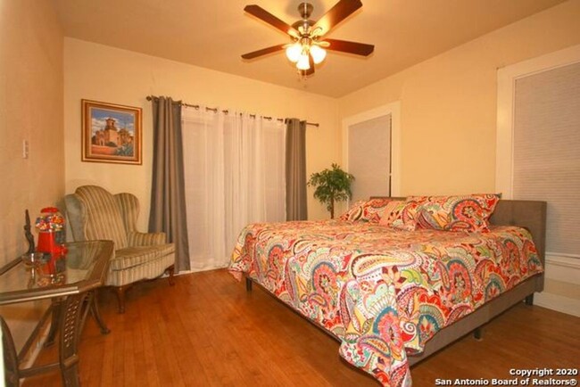 Building Photo - 2 br, 1 bath House - 215 Wesley