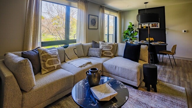 Livingroom - Front Porch