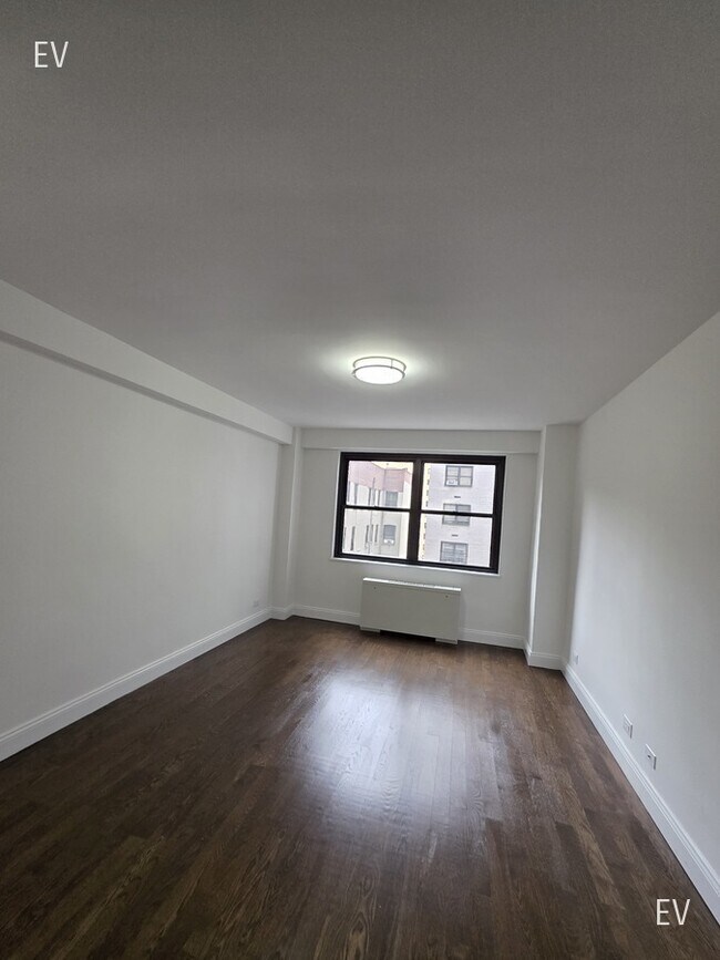 Foto del edificio - 145 E 16th St