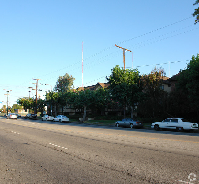 Building Photo - Burbank Apartments