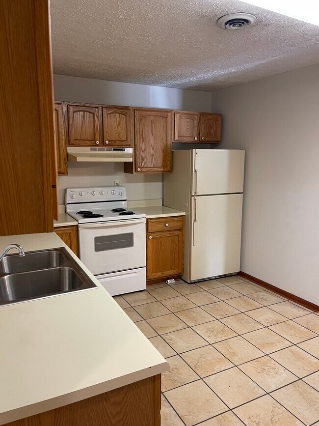 Kitchen - 151 Dorton Jenkins Hwy