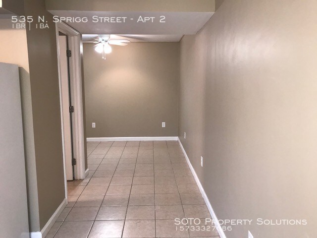 Building Photo - 1BD Efficiency Apartment near SEMO