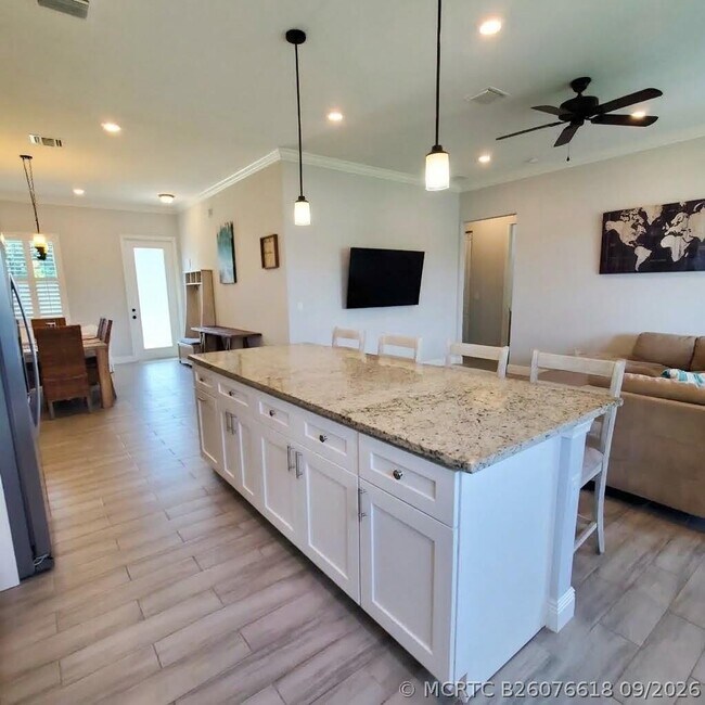 Foto del edificio - 2161 SE Sunflower St