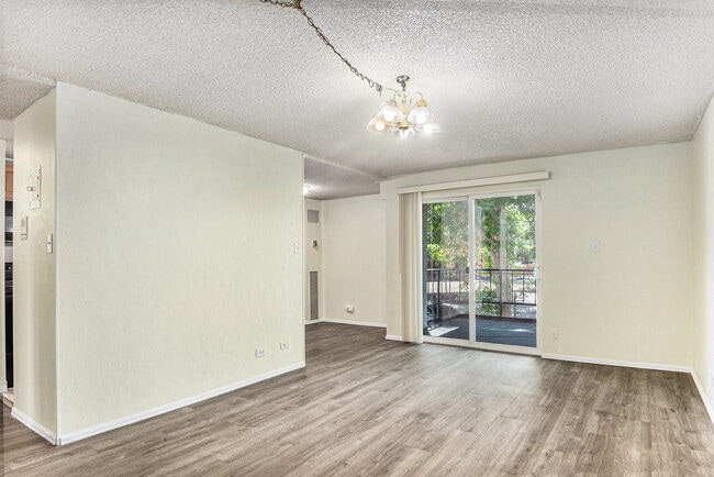 Photo - 2375 S Linden Ct Townhome