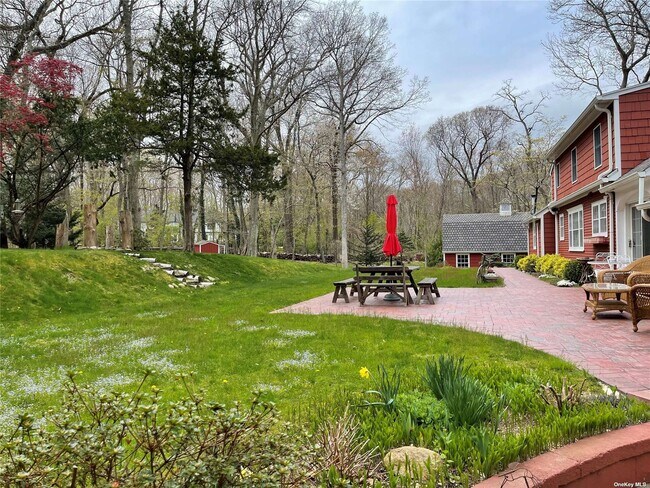Building Photo - 1568 Laurel Hollow Rd