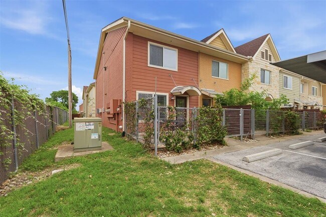 Foto del edificio - 1101 Grove Blvd