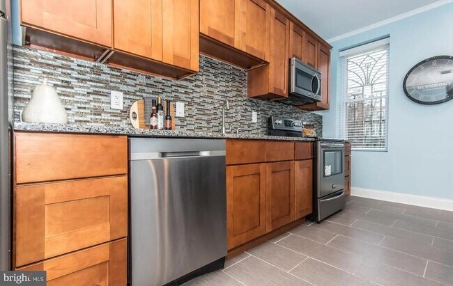 Building Photo - 2345 Turner St