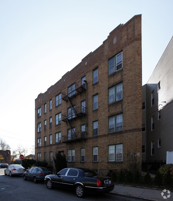 Foto del edificio - 835 Summit Ave