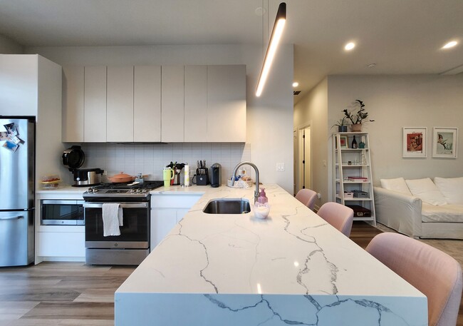 Building Photo - Brand New Luxury  Construction 2bed/2bath ...