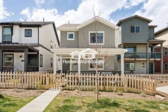 Building Photo - 320 Marshall Mews