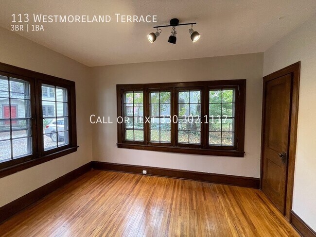 Building Photo - Three bedroom one bathroom townhouse for rent