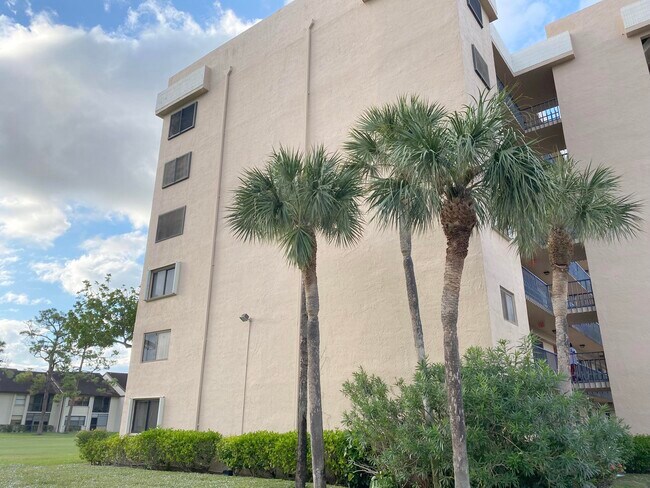 Building Photo - 7770 Tahiti 301 Ln