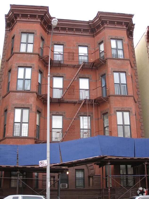 Primary Photo - 30 McDonough St