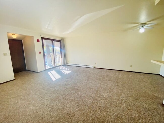 Building Photo - Spacious 1 Bedroom 1 Bath Lower Apartment Available Soon!