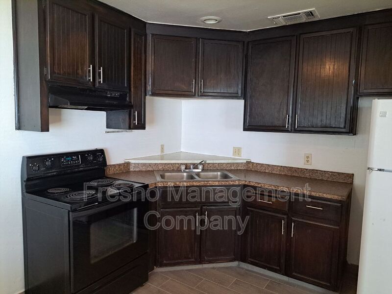 266 N Calaveras St Unit 103, Fresno, CA 93701 Condo for Rent in