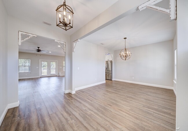 Building Photo - 742 Vista del Sol Ln