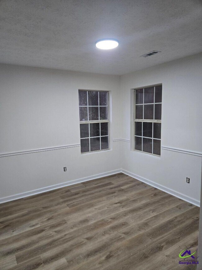 Foto del edificio - 4685 Pine Valley Dr