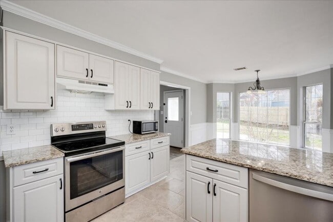 Building Photo - 4642 La Ct