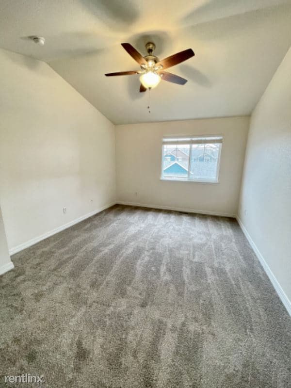 Building Photo - 2 br, 3 bath Townhome - 13299 Holly St E U...