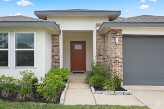 Building Photo - 2709 Golden Palms Ln