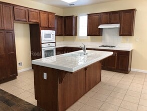 Building Photo - 4437 W Pinsapo Dr