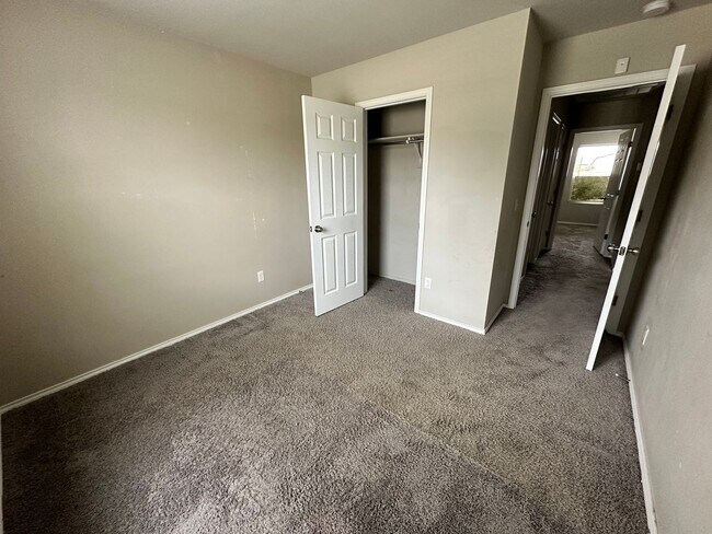 Foto del edificio - Nice 3 bedroom 2 bath home in Ashton Court