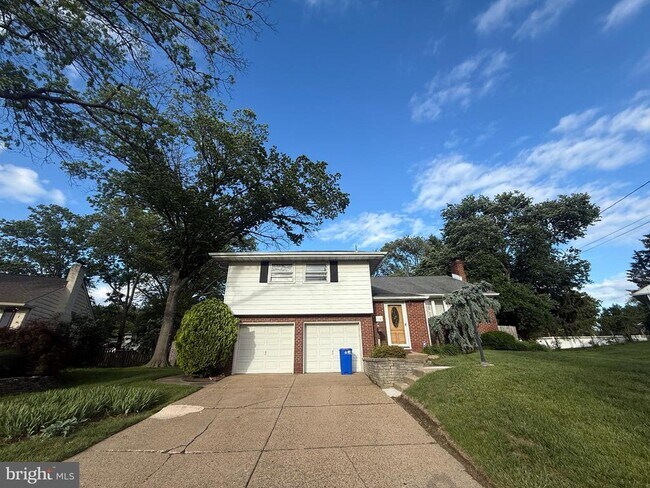 Foto del edificio - 118 Spring House Rd