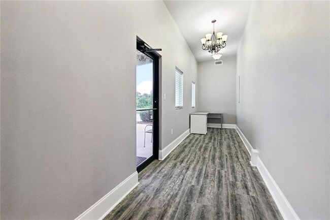 Foto del edificio - 1400 Woodland Hwy