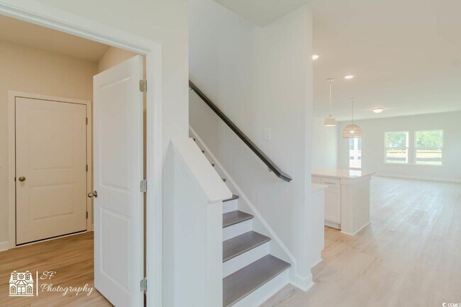 Building Photo - 1863 Villena Dr