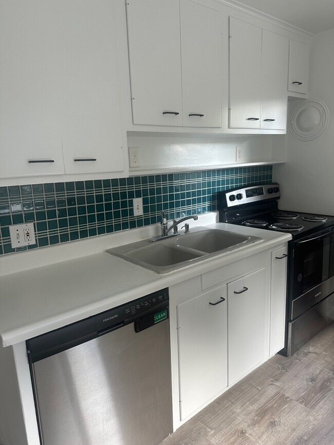 New Kitchen - 8018 Densmore Ave N
