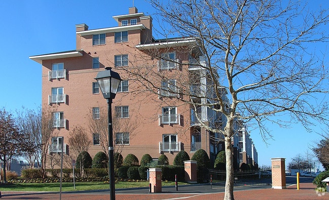 The PierPointe at Freemason Harbour