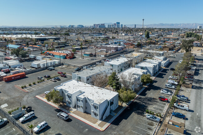 Context & View of The Strip - Summer Place Apartments