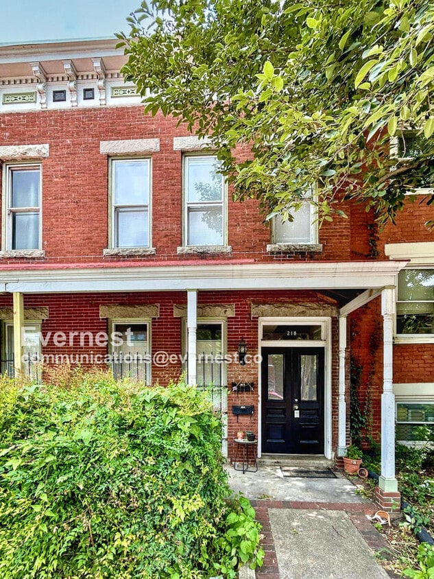 Primary Photo - 218 W Marshall St