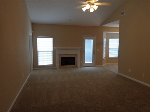 Building Photo - 5580 Hickory Park Drive