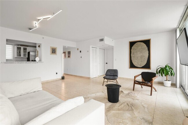 Foto del edificio - 7800 Collins Ave