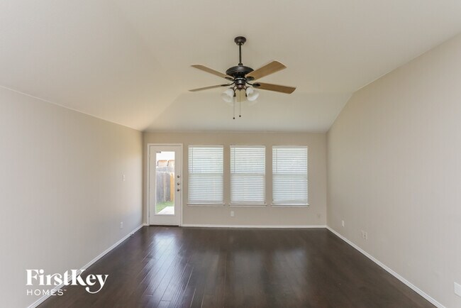 Foto del edificio - 517 Stone Crossing Ln