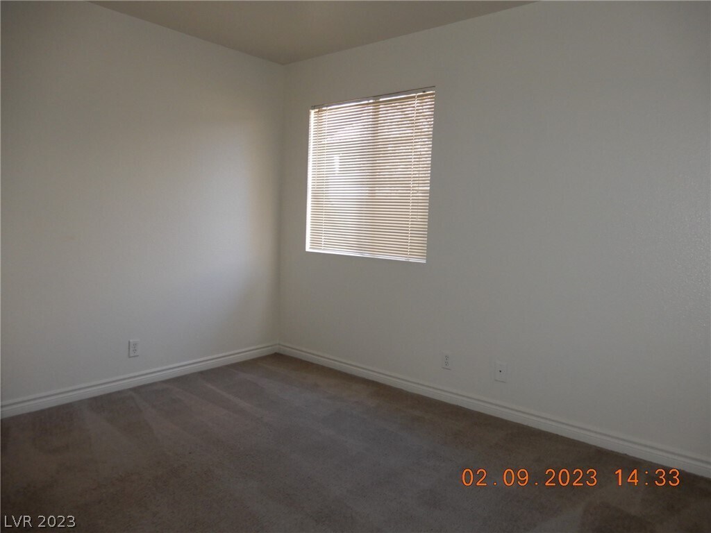 Building Photo - 5001 River Glen Dr