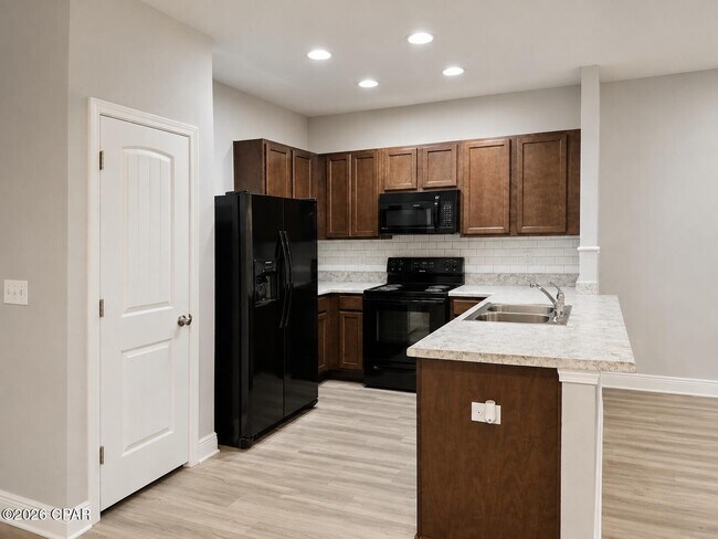 Building Photo - 5940 Callaway Cir