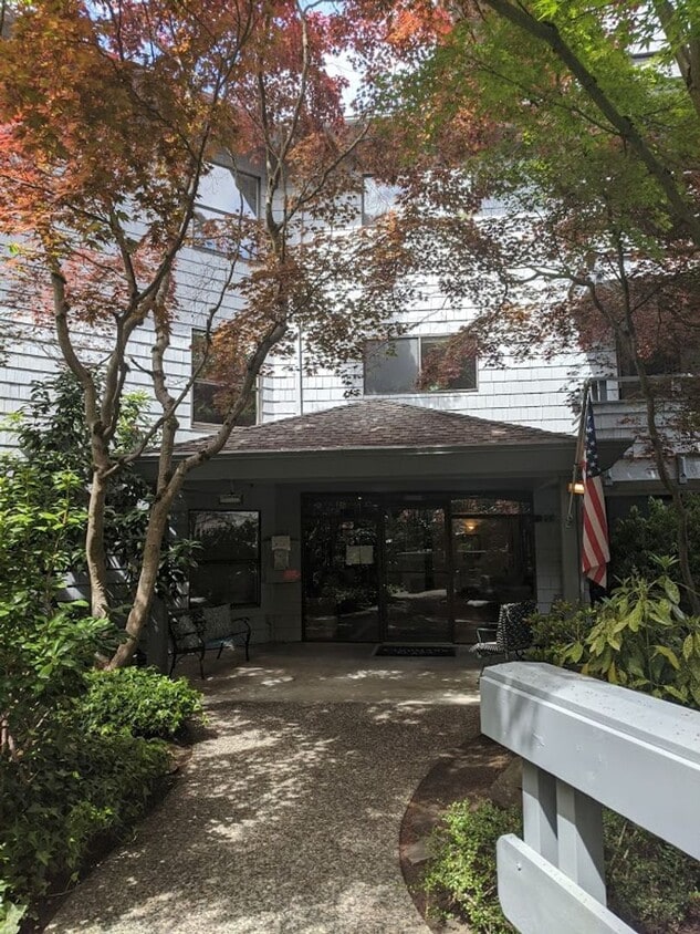 Mercer Island 2 bedroom Condo - Mercer Island 2 bedroom Condo