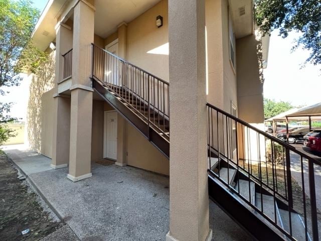 Foto del edificio - 2720 Camelot Dr