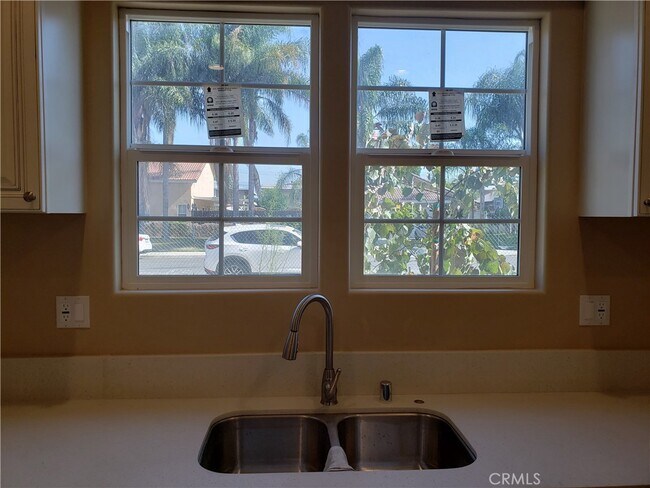 Foto del edificio - 1036 Fernleaf-