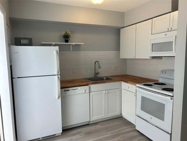 Foto del edificio - 840 NE 17th Ave