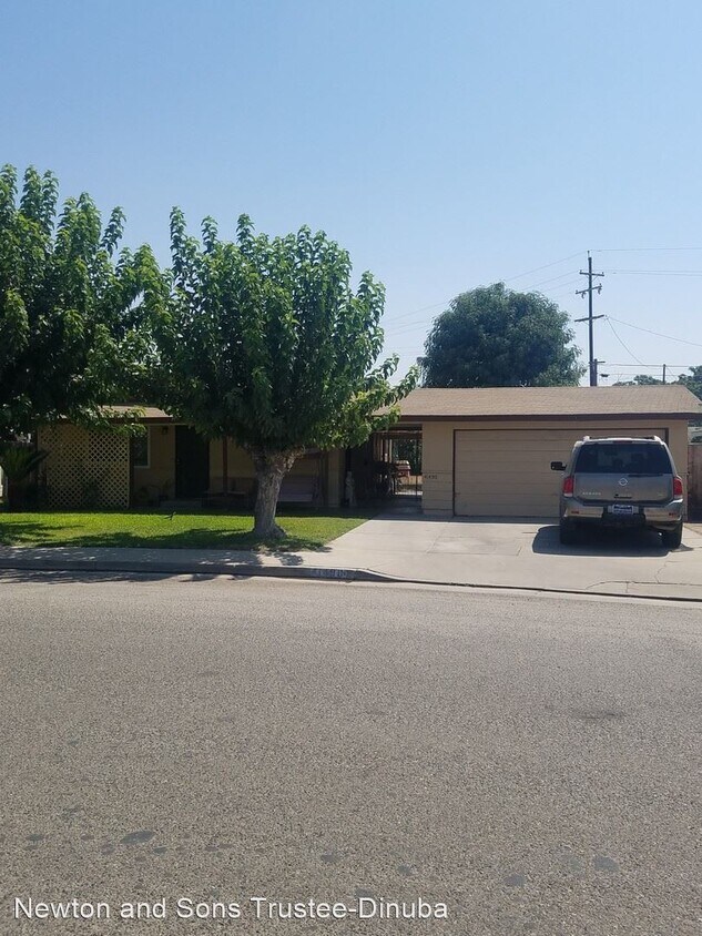 3 br, 1 bath House 41490 Mueller Ave. House for Rent in Orosi, CA