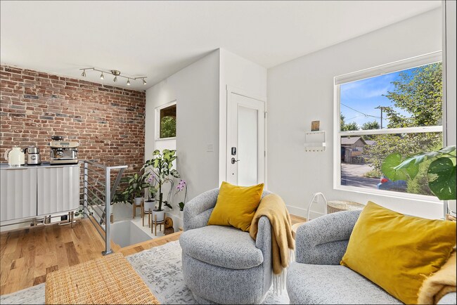 sala de estar - 1217 E 26th Ave