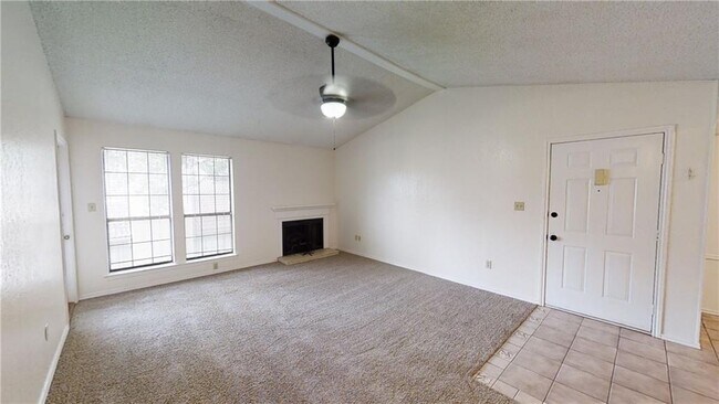 Building Photo - 1202 Thorpe Ln