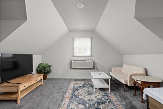 Building Photo - 848 Camp St