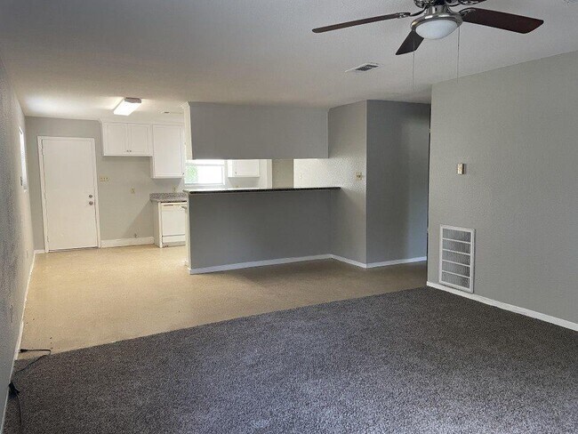Foto del edificio - 718 Willow St