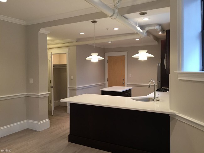 Building Photo - 2 br, 1 bath  - 1340 Commonwealth Ave Apt A