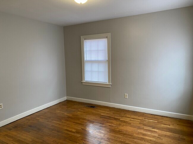 Foto del edificio - 844 W Forest Ave