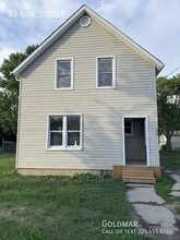Building Photo - 33 Oak St